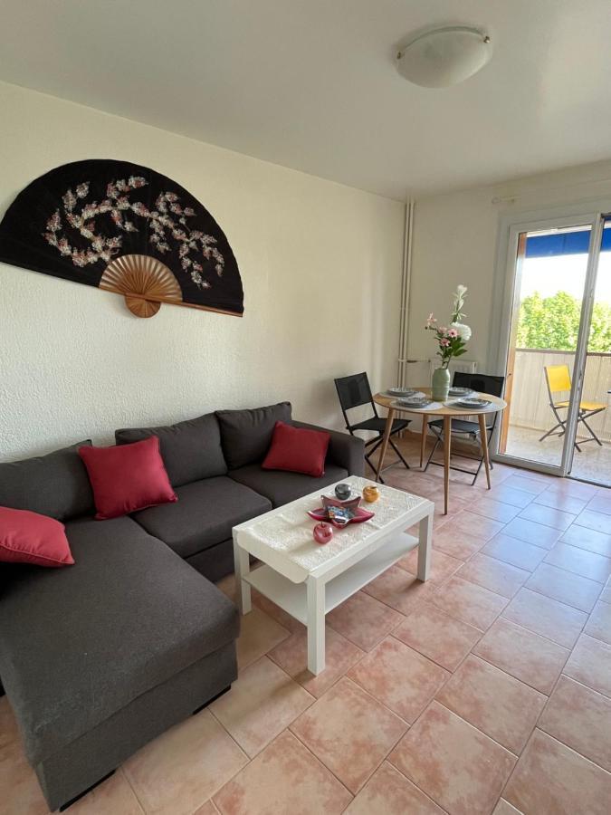 Apartment T2 Avec Terrasse & Parking A 5 Min Du Centre, 10 Min Des Plages Hyères