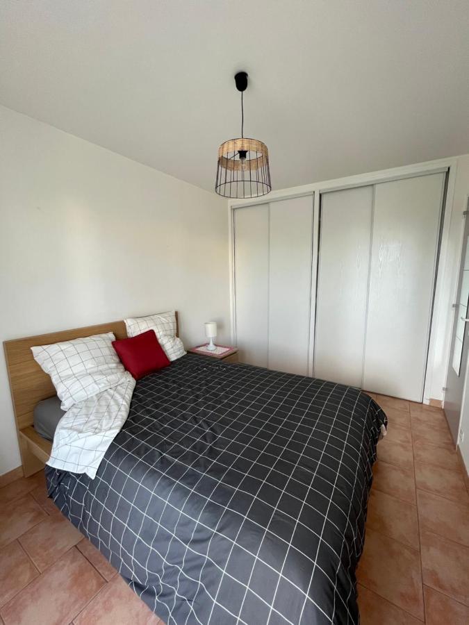 T2 Avec Terrasse & Parking A 5 Min Du Centre, 10 Min Des Plages Apartment *
