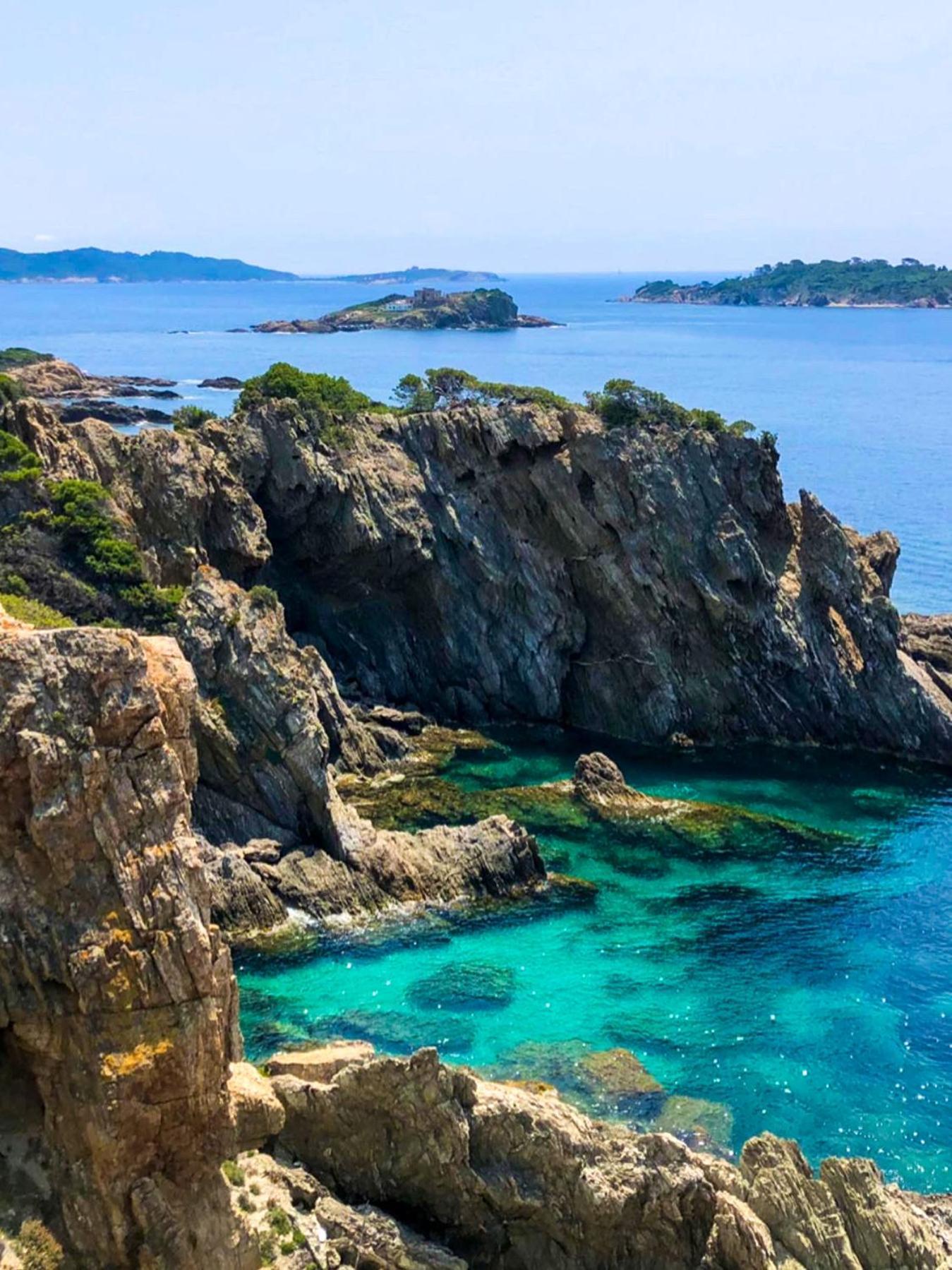 T2 Avec Terrasse & Parking A 5 Min Du Centre, 10 Min Des Plages